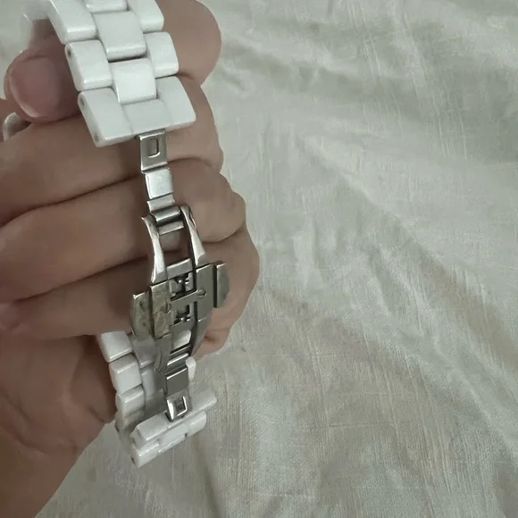 Brand new Michael Kors white ceramic watch. Never worn, from Nordstrom. - Picture 2 of 5